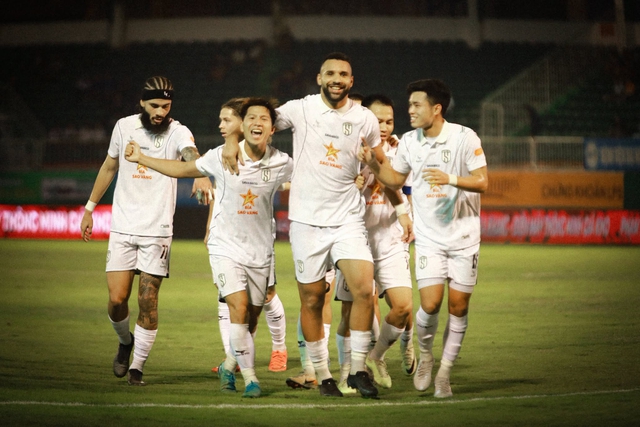 Dự đoán tỷ số SLNA 1-1 CLB CAHN: Đình Bắc lập công trên quê hương
- Ảnh 3.