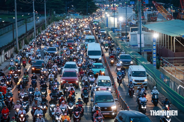 TP.HCM cấm xe tải, xe khách trên một đoạn đường Trường Chinh từ ngày 7.11- Ảnh 1.