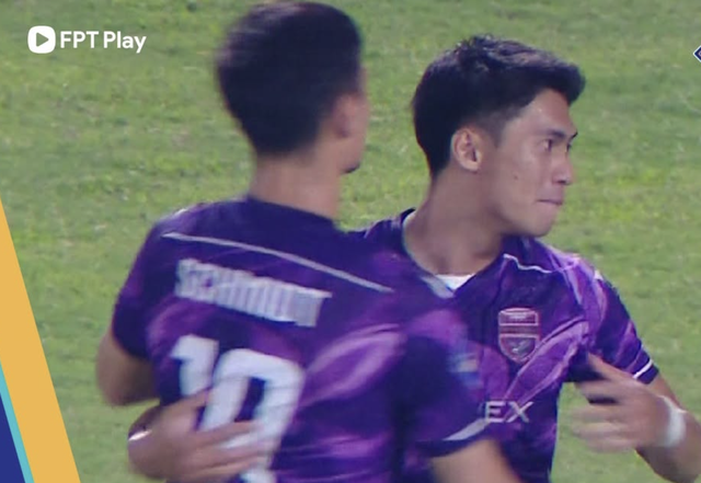 Becamex TP.HCM ngược dòng hạ Phú Thọ nhờ cặp siêu phẩm: Nhà vô địch ASEAN Cup lên tiếng- Ảnh 1.