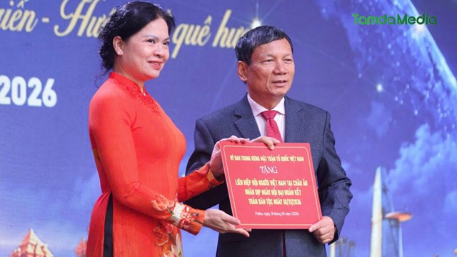 Bà Hà Thị Nga dự Ngày hội Đại đoàn kết toàn dân tộc tại châu Âu- Ảnh 3.