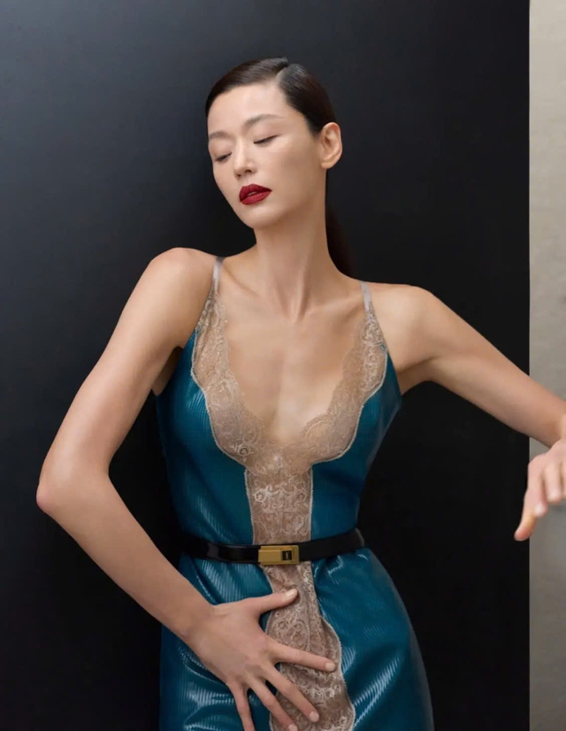 Bí quyết nhan sắc 'mợ chảnh' Jun Ji Hyun ở tuổi 45 - Ảnh 3.