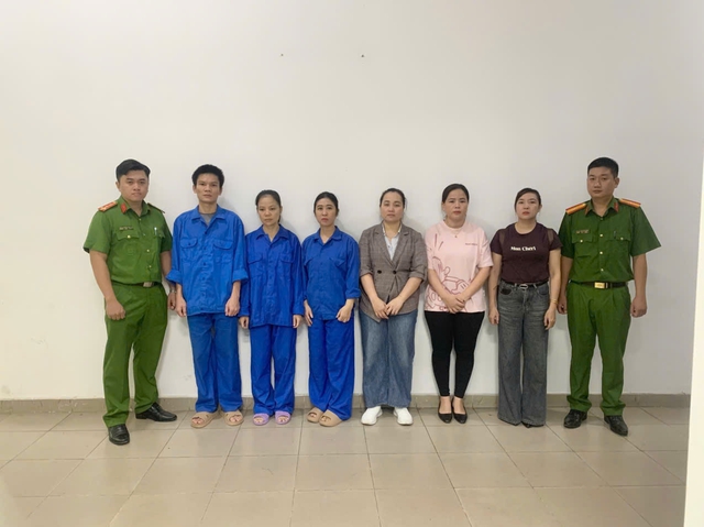 Khởi tố 3 bị can trong đường dây bán hàng livestream lừa dối khách hàng- Ảnh 5.