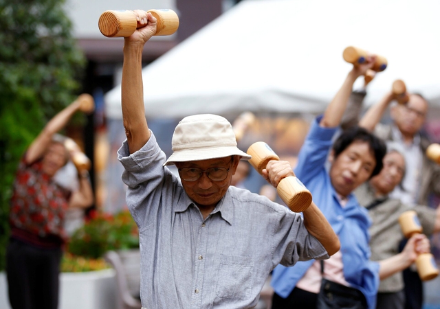 Study unravels healing powers of cold temperatures and say they could even help us live longer - Ảnh 1.