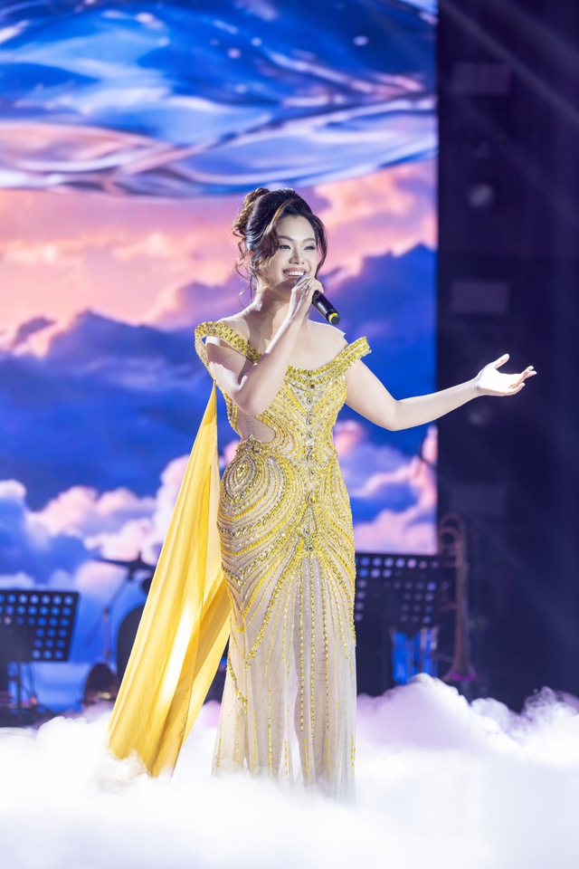 NSND Tạ Minh Tâm, Trần Mạnh Tuấn thăng hoa trong đêm nhạc 'Di sản tiếp nối' - Ảnh 4.