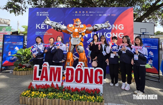 Học sinh Đà Lạt hào hứng trải nghiệm những mô hình sáng tạo công nghệ số - Ảnh 5.