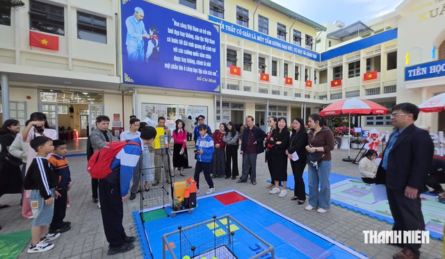 Học sinh Đà Lạt hào hứng trải nghiệm những mô hình sáng tạo công nghệ số - Ảnh 2.