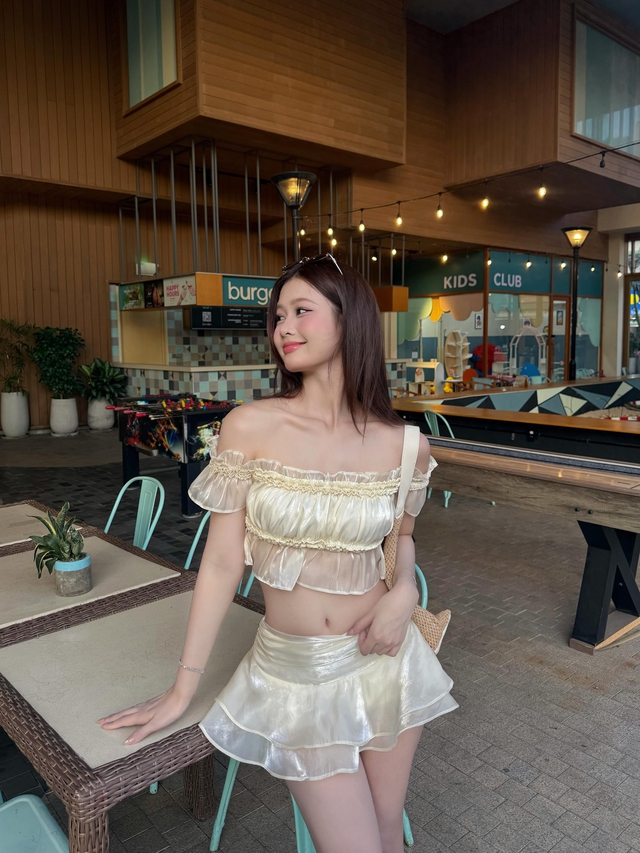 Diện nguyên trang phục be tối giản mà vẫn hút trọn mọi ánh nhìn - Ảnh 5.