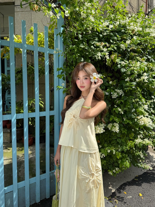 Diện nguyên trang phục be tối giản mà vẫn hút trọn mọi ánh nhìn - Ảnh 6.