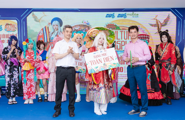 Bún bò Huế đoạt giải thưởng cosplay ở Lễ hội Văn hóa thế giới
- Ảnh 3.