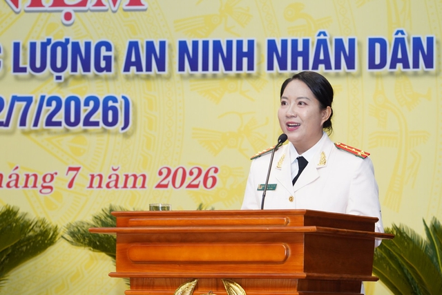 Nữ đại &uacute;y ng&agrave;y đ&ecirc;m lần theo những dấu vết số - Ảnh 1.