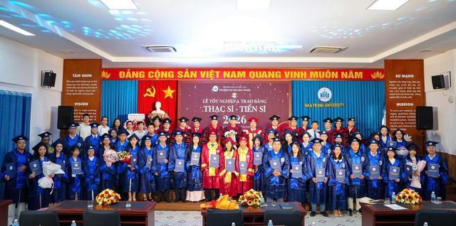 Trường ĐH Nha Trang 50 năm gắn b&oacute; Kh&aacute;nh H&ograve;a, hướng tới đại học v&ugrave;ng - Ảnh 5.