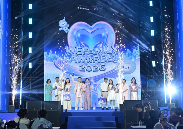 Hòa Minzy, Phan Mạnh Quỳnh khuấy động sân khấu Wefamily Awards 2026 - Ảnh 4.