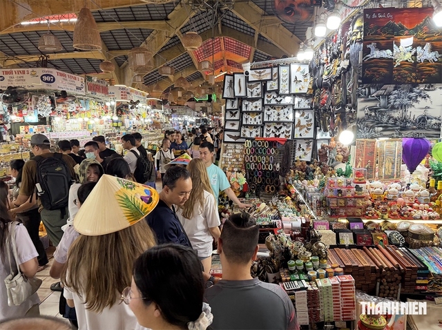 Du lịch lập kỷ lục nhưng chưa thể 'thở phào' - Ảnh 2.