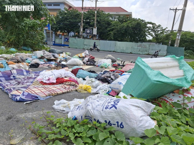 Rác thải tự phát gây ô nhiễm, mất mỹ quan đô thị- Ảnh 2.