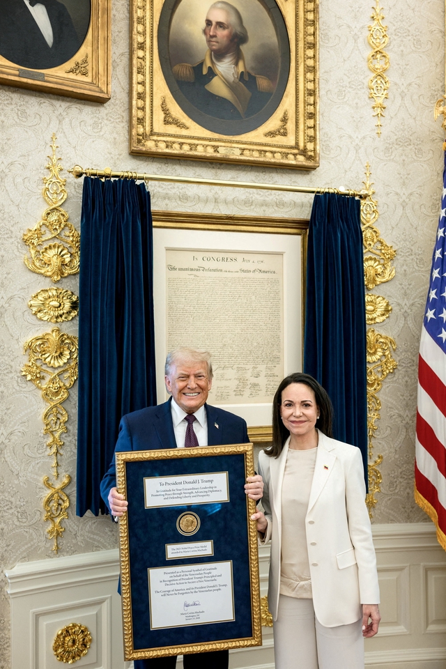 Hôm nay bắt đầu công bố giải Nobel, liệu ông Trump còn cơ hội? - Ảnh 4.