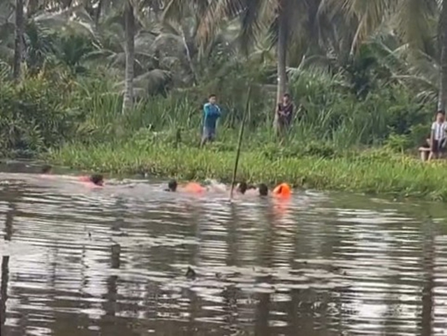 3 nam sinh lớp 10 đi câu cá và tắm ao, 1 em đuối nước tử vong- Ảnh 1.