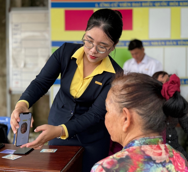 Cà Mau đưa kỹ năng số đến từng nhà, học để dùng được - Ảnh 3.