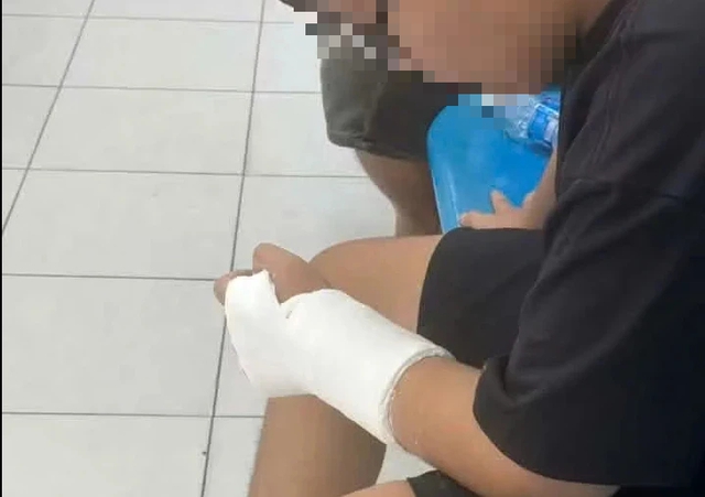 Xác minh vụ nam sinh lớp 11 ở Khánh Hoà bị nhóm người đánh liên tục vào đầu- Ảnh 4.