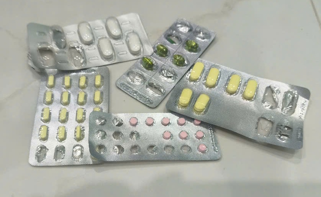 Cả nh&agrave; lần lượt ho, sốt, sổ mũi: Khi n&agrave;o nghĩ đến c&uacute;m thay v&igrave; cảm lạnh? - Ảnh 1.