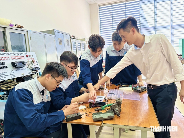 Khối ngành đại học dẫn đầu người học liên tục 4 năm - Ảnh 1.