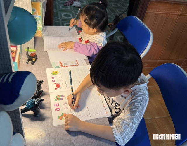  V&igrave; sao c&agrave;ng muốn con học tốt, bố mẹ c&agrave;ng dễ n&oacute;ng giận khi dạy con học?  - Ảnh 1.