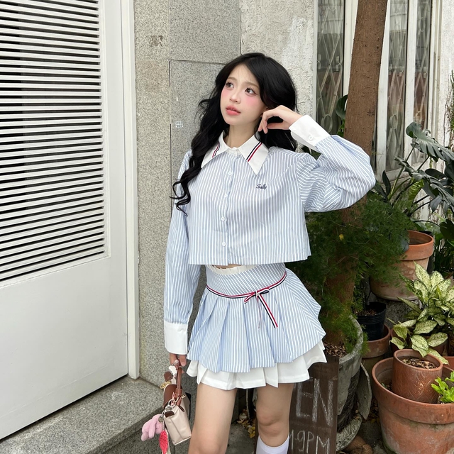Mặc đẹp mỗi ngày với sơ mi phối chân váy ngắn - Ảnh 1.