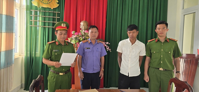 Bực tức chuyện vợ uống bia, chồng tưới xăng đốt nhà bố mẹ vợ - Ảnh 1.