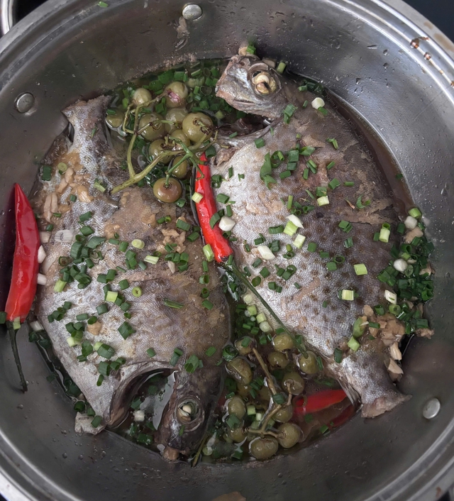 Cá dìa kho trái giác - trái giác miền Tây sông nước trong ẩm thực xứ Huế - Ảnh 3.