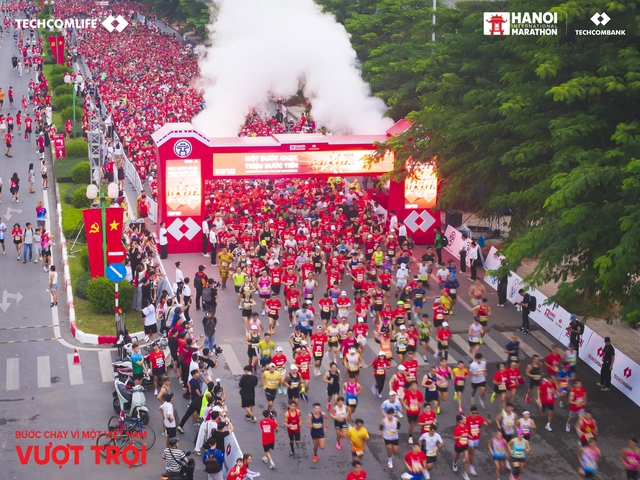 Dấu ấn Techcom Life tại Giải Marathon Quốc tế H&agrave; Nội Techcombank m&ugrave;a thứ 5- Ảnh 2.