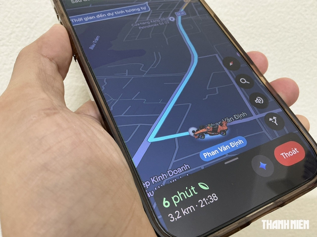 Biến mũi tên chỉ đường Google Maps thành xe đua McLaren - Ảnh 1.