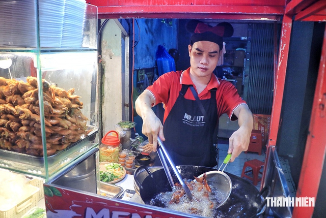 Lan tỏa trên mạng xã hội: Bữa ăn mừng đặc biệt của hai mẹ con - Ảnh 2.