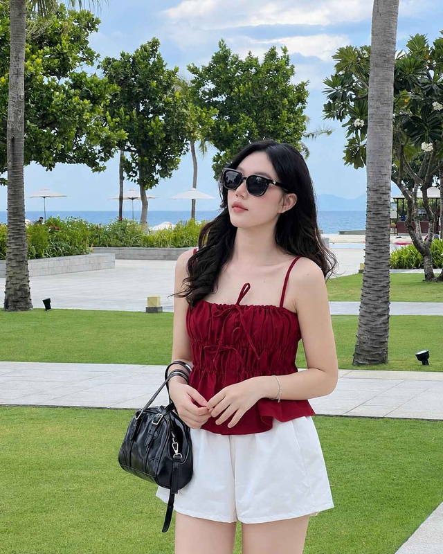 Thổi làn gió quyến rũ vào sắc đỏ burgundy- Ảnh 4.