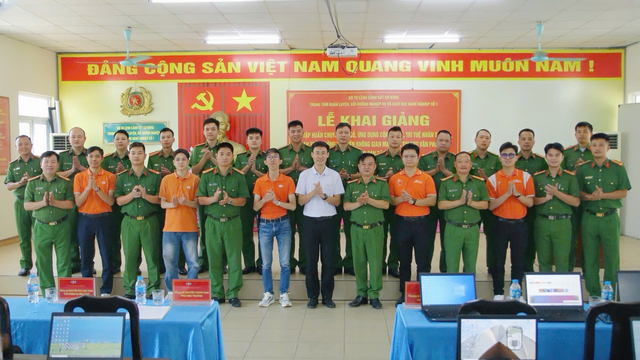 FPT Polytechnic đồng hành chuyển đổi số trong lực lượng Cảnh sát cơ động- Ảnh 1.