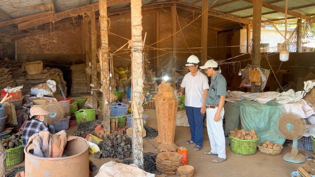 Vỏ quế Trà Bồng làm nên đôi lục bình 'khổng lồ'- Ảnh 7.