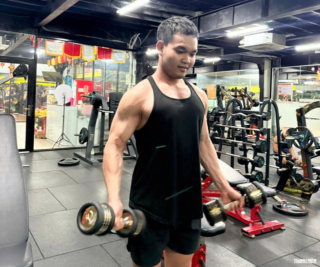 Chàng trai nặng 120 kg và hành trình giành huy chương vàng thể hình quốc gia - Ảnh 3.