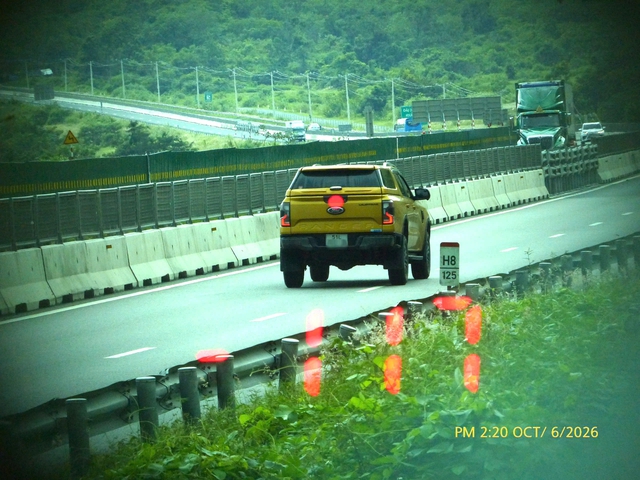 CSGT bắn tốc độ trên cao tốc: BMW phóng tới 132 km/giờ, hàng trăm xe vi phạm - Ảnh 3.