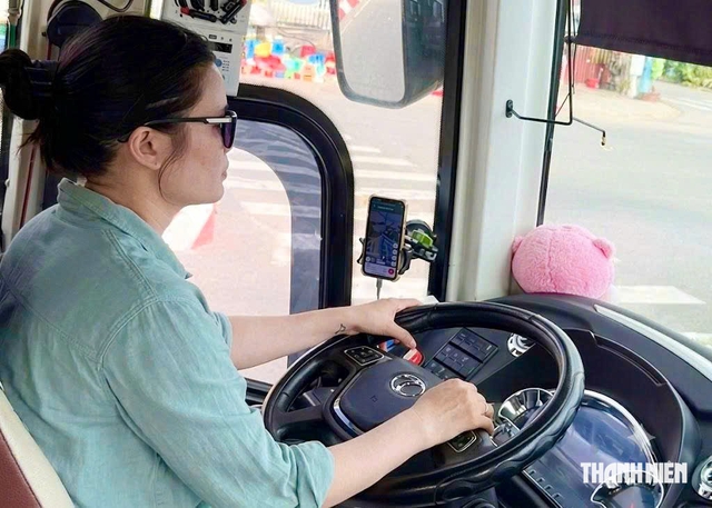 Nữ tài xế Kim Chi 15 năm lái xe khách: 'Trông tôi già hơn tuổi phải không?'- Ảnh 4.