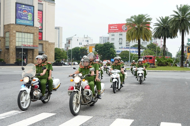 Công an thành phố Huế bắt đầu đợt cao điểm 60 ngày đêm 'làm sạch địa bàn'- Ảnh 2.
