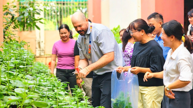 Tăng cơ hội đưa tiếng Anh thành ngôn ngữ thứ hai trong trường học - Ảnh 1.
