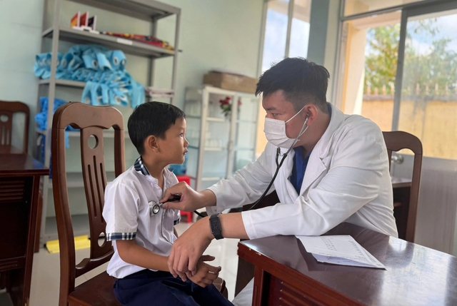 H&agrave;nh tr&igrave;nh thiện nguyện của những thầy thuốc trẻ- Ảnh 4.