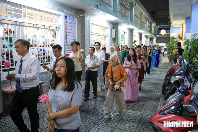 Nhà thờ ở TP.HCM dựng lên từ bãi đổ tro của nhà máy rượu xưa- Ảnh 6.
