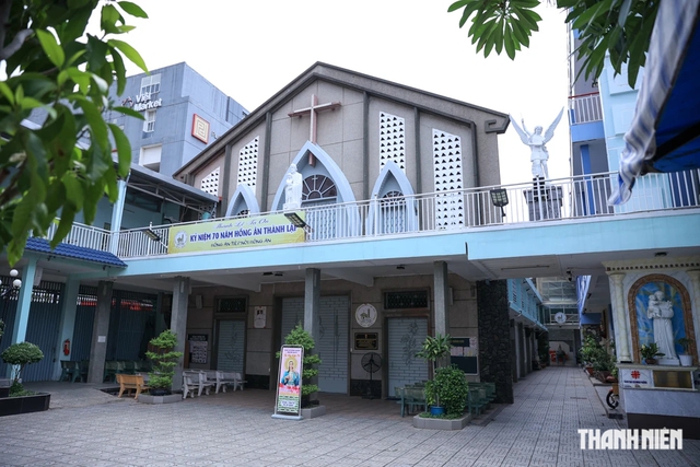 Nhà thờ ở TP.HCM dựng lên từ bãi đổ tro của nhà máy rượu xưa- Ảnh 12.