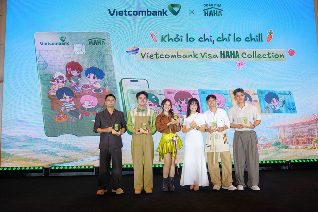 Vietcombank đồng đầu tư Quán Nhà Haha, đưa dàn nghệ sĩ lên thiết kế thẻ độc quyền - Ảnh 2.