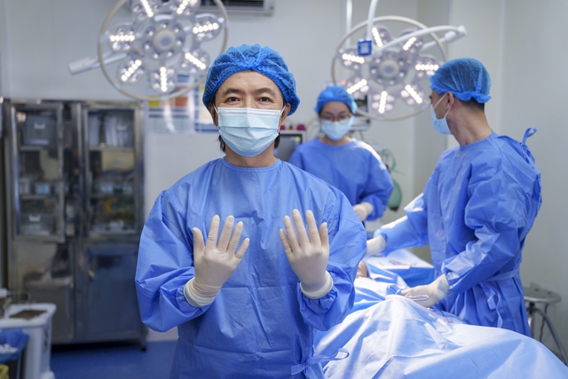'Ứng dụng khoa học công nghệ vào điều trị các ca bệnh khó' tại Việt Nam - Ảnh 3.