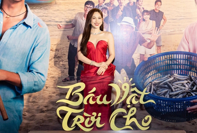 Phương Anh Đ&agrave;o được đề cử gương mặt đẹp nhất thế giới - Ảnh 1.