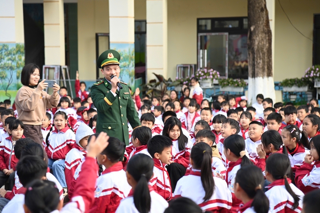 Chú bộ đội sống đẹp ở vùng biên - Ảnh 8.