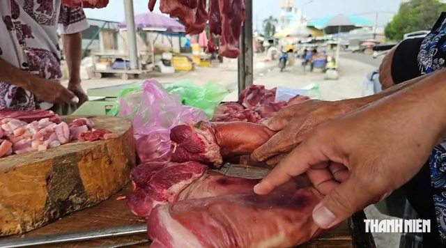 R&ugrave;ng m&igrave;nh chợ tự ph&aacute;t quanh chợ đầu mối H&oacute;c M&ocirc;n: Hiểm họa r&igrave;nh rập bữa ăn  - Ảnh 4.