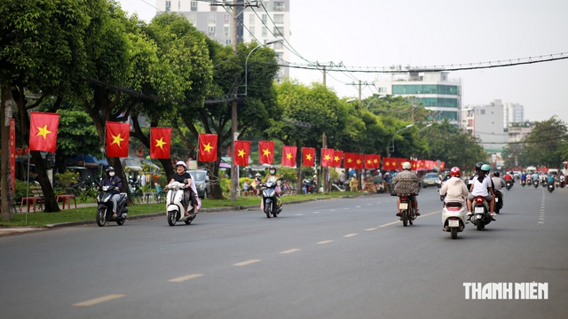 Hơn 80 ngày nữa hết năm 2026: Người chốt vé Tết sớm, người háo hức đi làm - Ảnh 5.