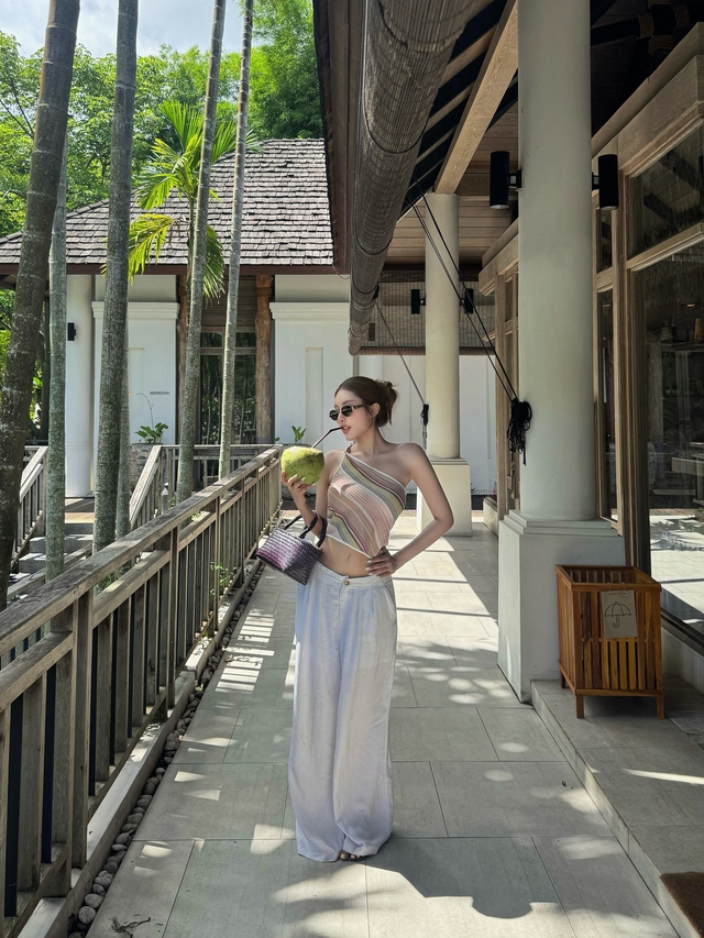 Làm mới phong cách với họa tiết trừu tượng- Ảnh 3.