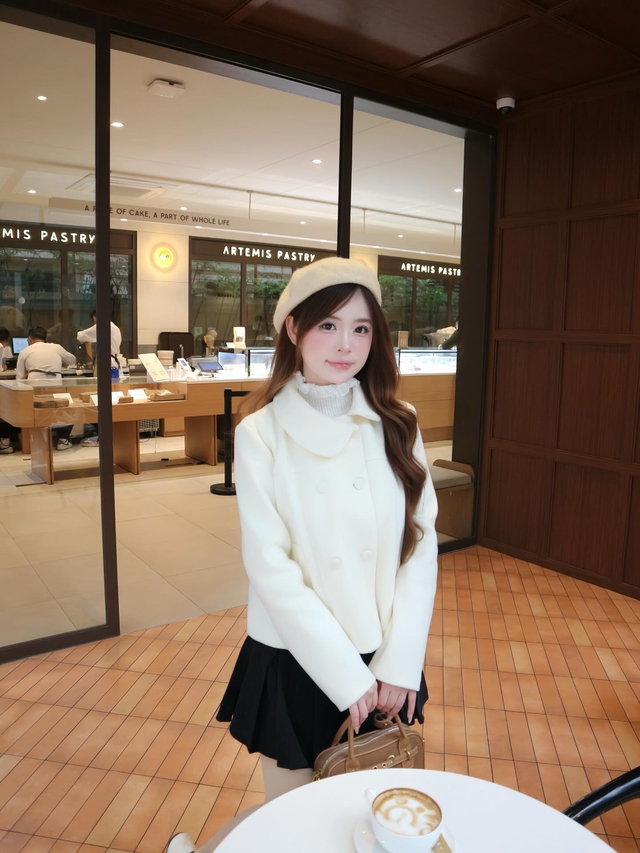 Chỉ một chiếc áo cổ lọ, biến hóa cả tuần không lo trùng lặp- Ảnh 6.